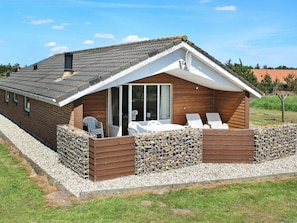 Exterior - Quaint Holiday Home in Vejers Strand With Sauna (Vejers Strand)