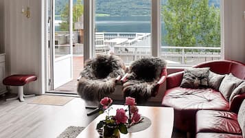 ู
ูุทูุฉ ุงูู
ุนูุดุฉ