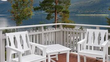 House | Lake view
