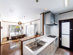 雪櫃、微波爐、爐具、廚房用具/餐具/器皿