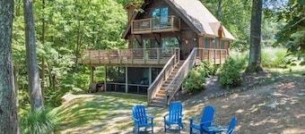 Water Front Smith Mountain Lake! Diving board, Water slide and More!