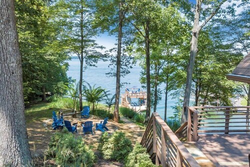 Water Front Smith Mountain Lake! Diving board, Water slide and More!