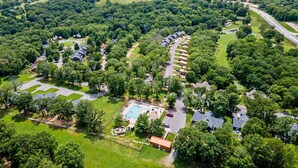 Unclassified image, 4 of 68, button - Tailored Decor, Private Hot Tub, Authentic Log Cabin, Grill, Near Big Cedar&Thunder Ridge (Ridgedale)