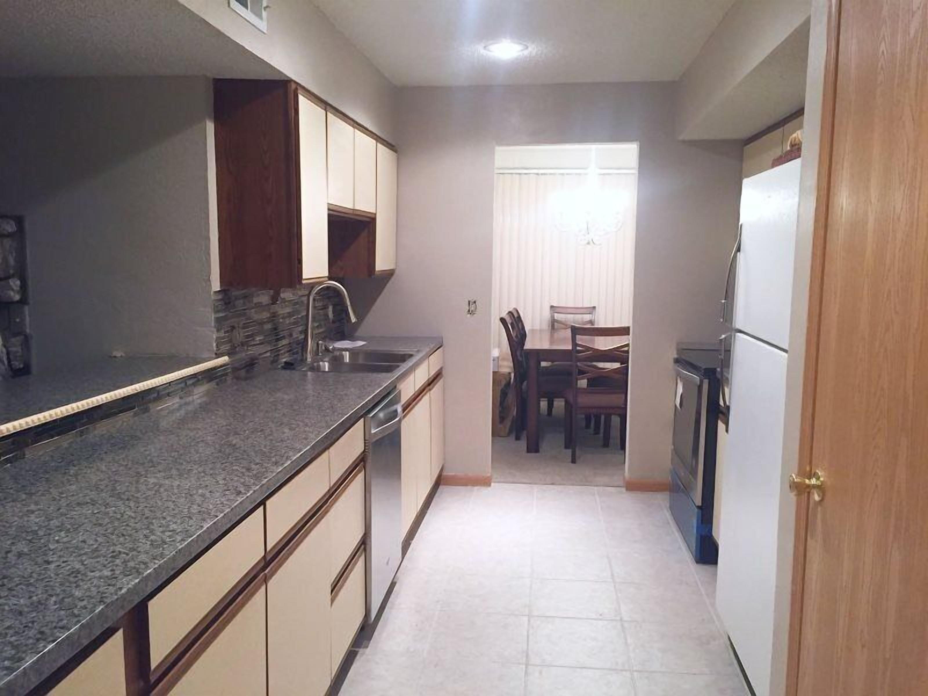 House | Private kitchen | Fridge, microwave, stovetop, dishwasher