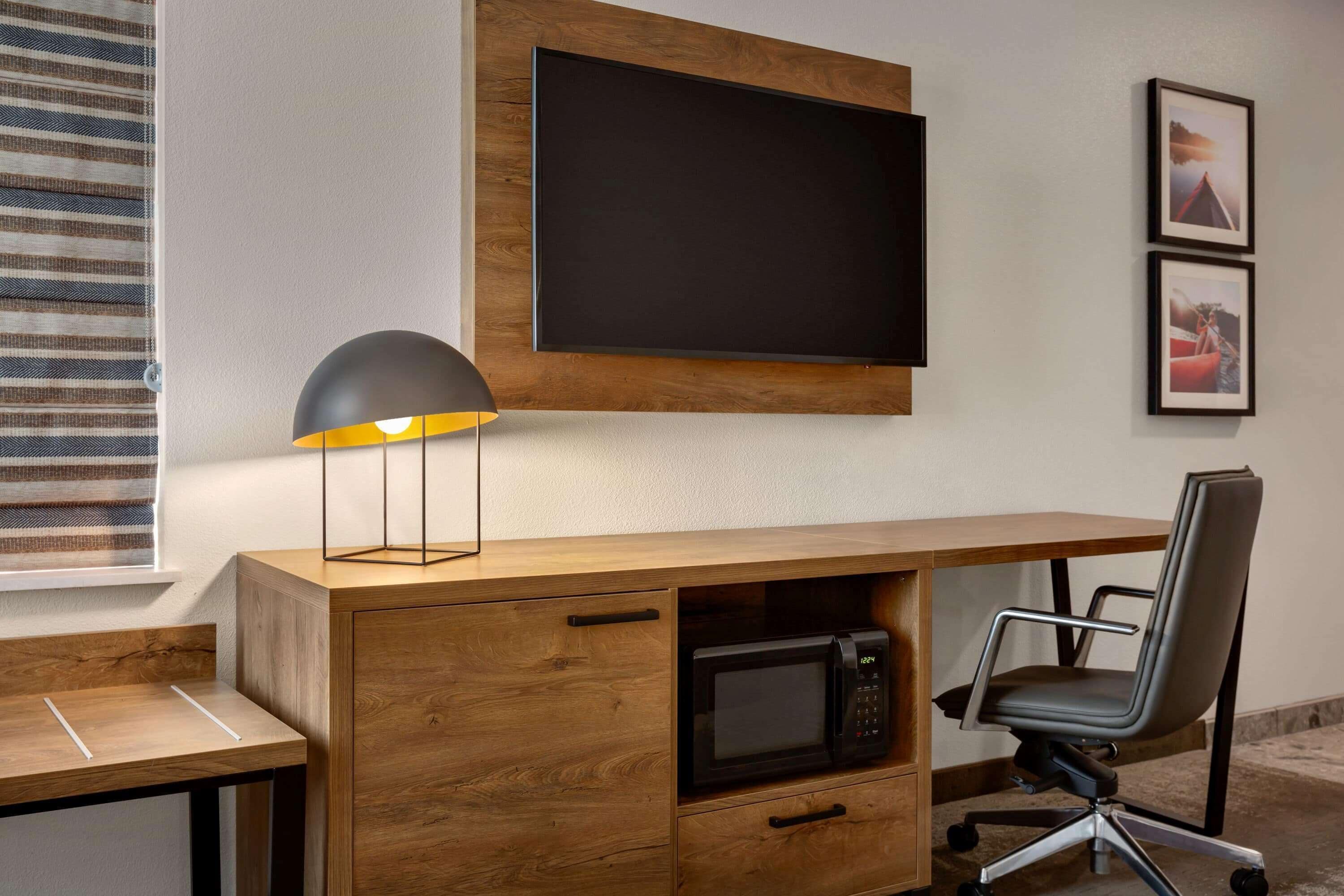 hypo-allergenic bedding, pillow-top beds, desk, laptop workspace