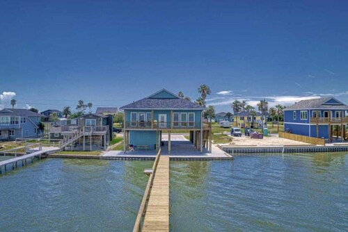 Bay Front 4/3.5 home on Copano Bay! Pet Friendly