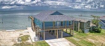 Pet Friendly 4/3.5 home on Copano Bay with private pier!