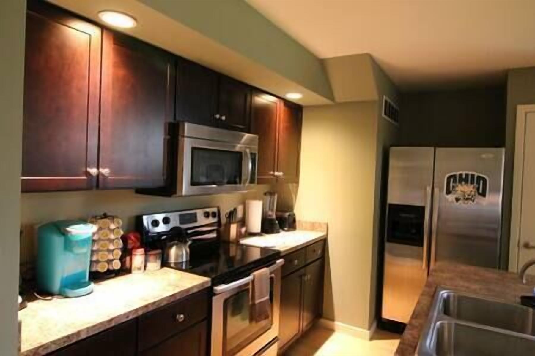 Køleskab, mikrobølgeovn, ovn, kogeplade