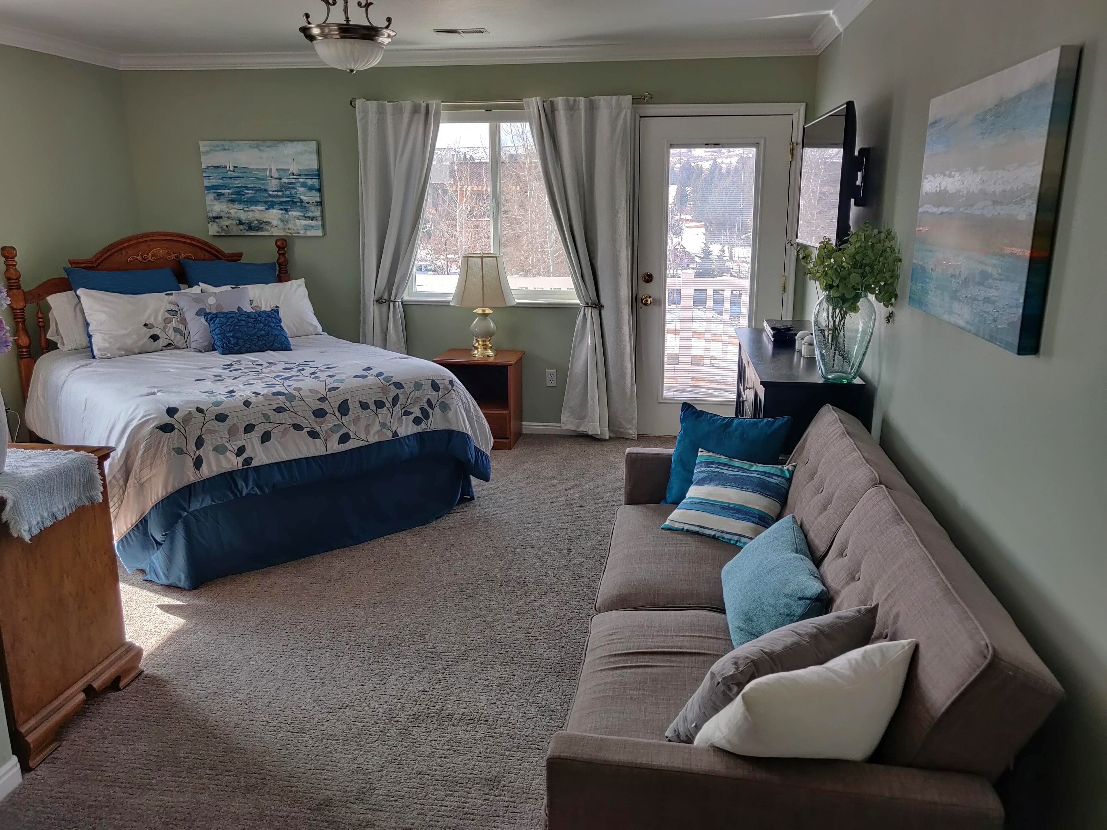 7 عدّة غرف نوم ومكواة/لوح كي وواي فاي مجانًا و ملاءات أسرّة