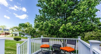 The Family Oasis just 6 miles from Holiday World