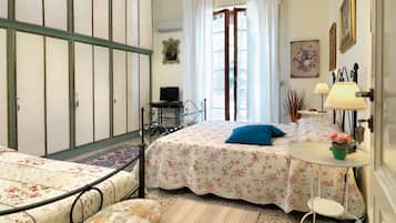 3 bedrooms, iron/ironing board, travel crib, free WiFi