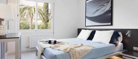 1 chambre, fer et planche à repasser, lit parapluie, Wi-Fi gratuit