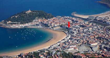 Playa de La Concha 10 by FeelFree Rentals