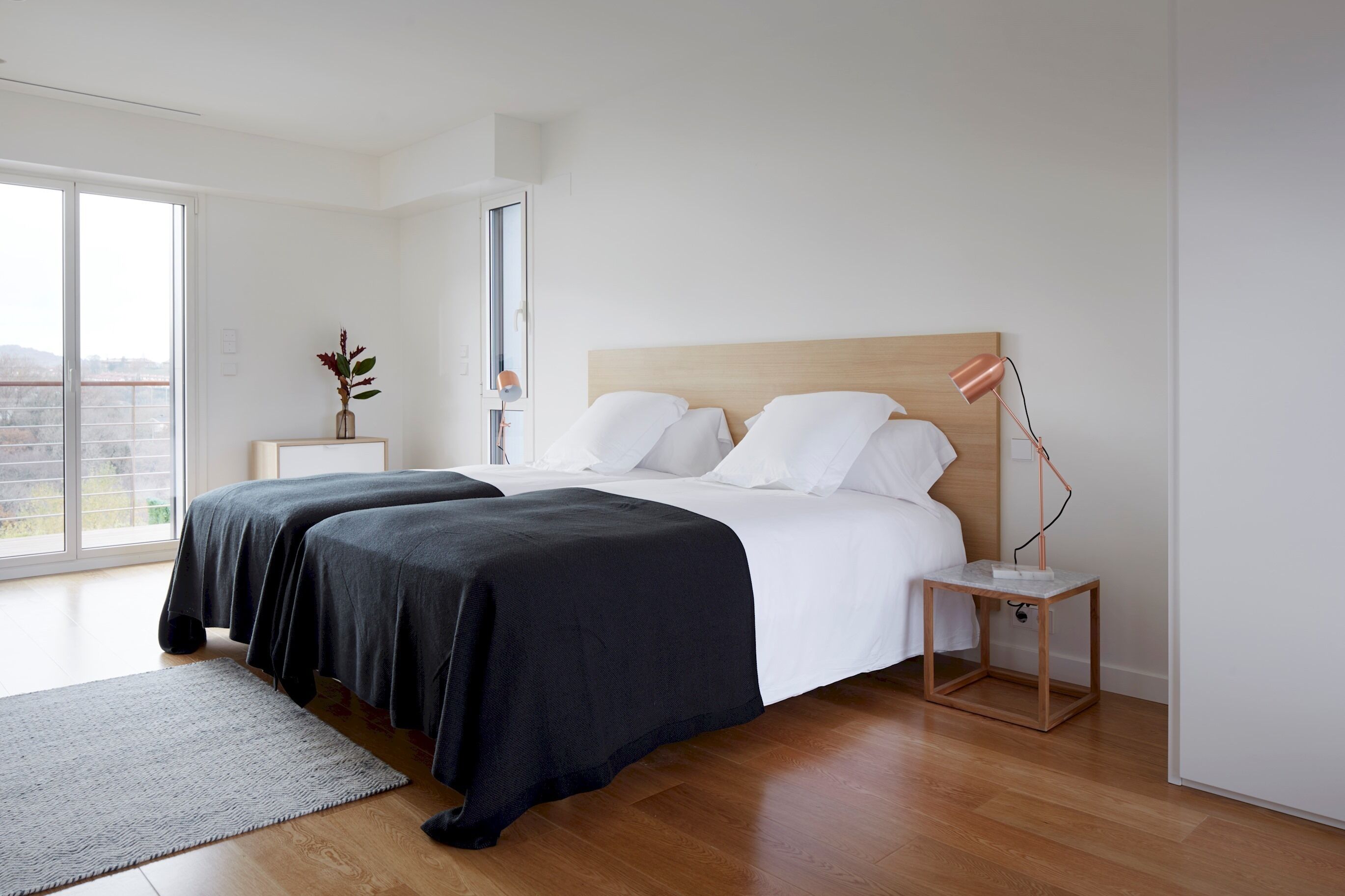 6 slaapkamers, een strijkplank/strijkijzer, wifi, beddengoed