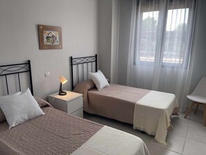 2 Schlafzimmer, Bügeleisen/Bügelbrett, kostenloses WLAN, Bettwäsche