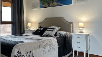 6 dormitorios, tabla de planchar con plancha, cuna de viaje