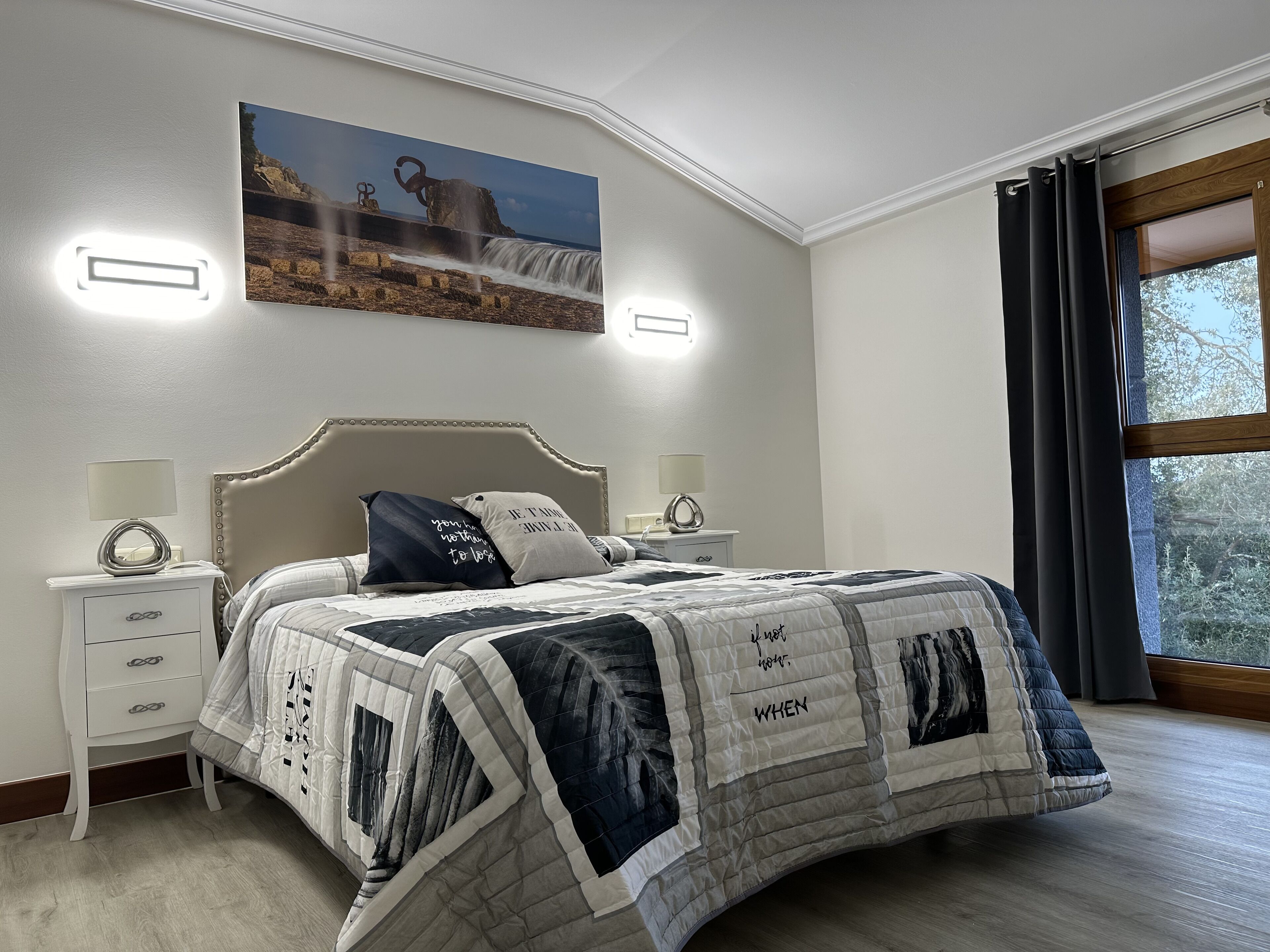 6 bedrooms, iron/ironing board, travel cot, free WiFi