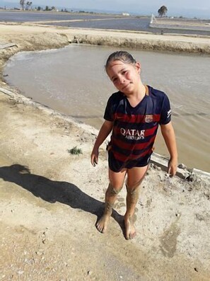 بالقرب من الشاطئ