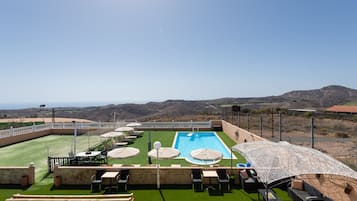 Een verwarmd zwembad