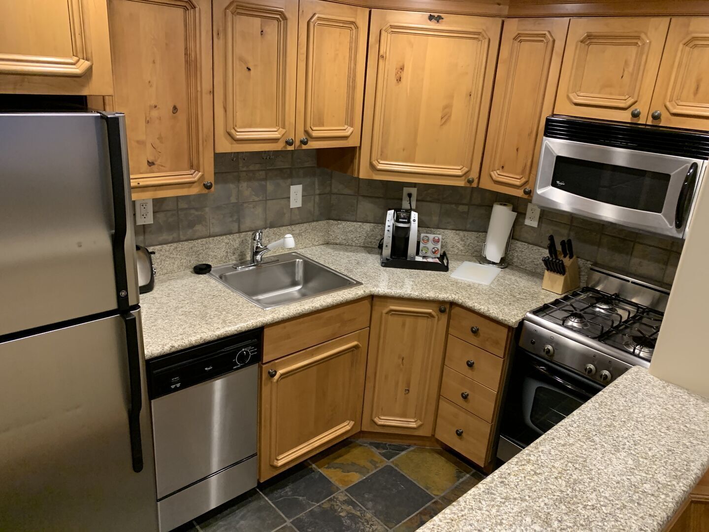 Family getaway~Pool, Tubing, Skiing, & Ice Castles Villa 1039-2