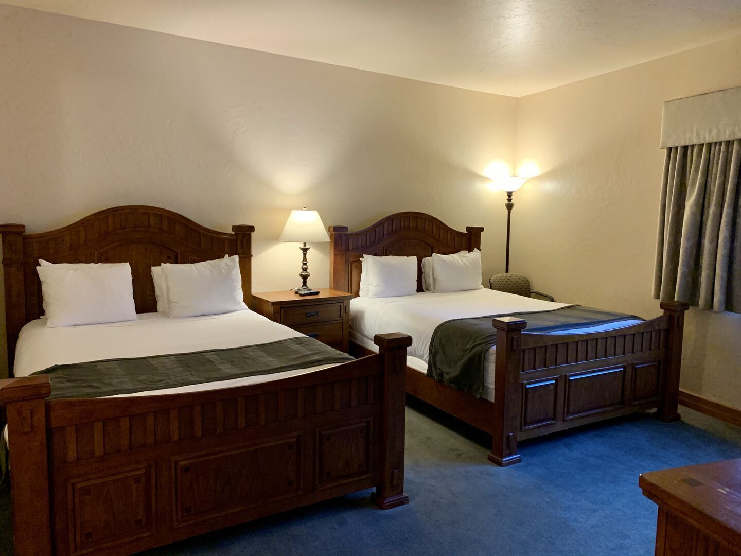 Family Getaway~Pool, Tubing, Skiing, & Ice Castles Villa 1037