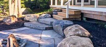 Newly Renovated!  3 Kayaks!  Beach!  Level Lot, Private, Location AA!
