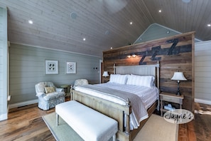 6 bedrooms, free WiFi, bed sheets