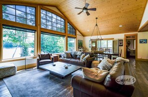 Téléviseur, foyer, chaîne audio