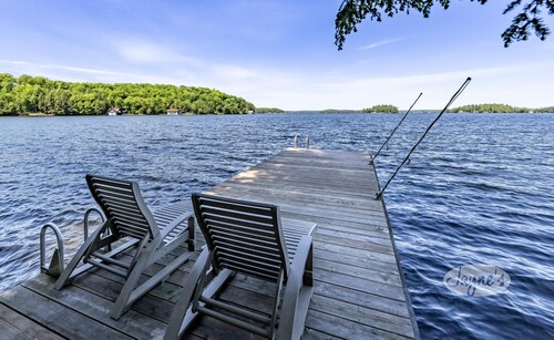 Port Carling! On Rosseau 4 bdrm, 2 bath! Sunsets! New Dock!