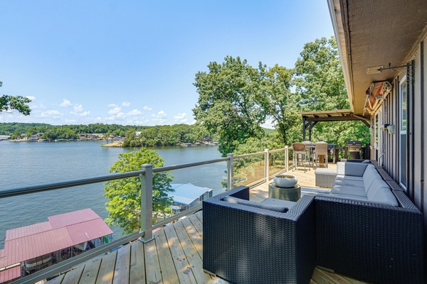Lake Ozark Vacation Rental | 3BR | 3BA | 3,000 Sq Ft | Step-Free Access