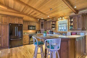 Fridge, microwave, stovetop, coffee/tea maker - House w/ Dock + Slide Situated on Lake Sinclair! (Sparta)