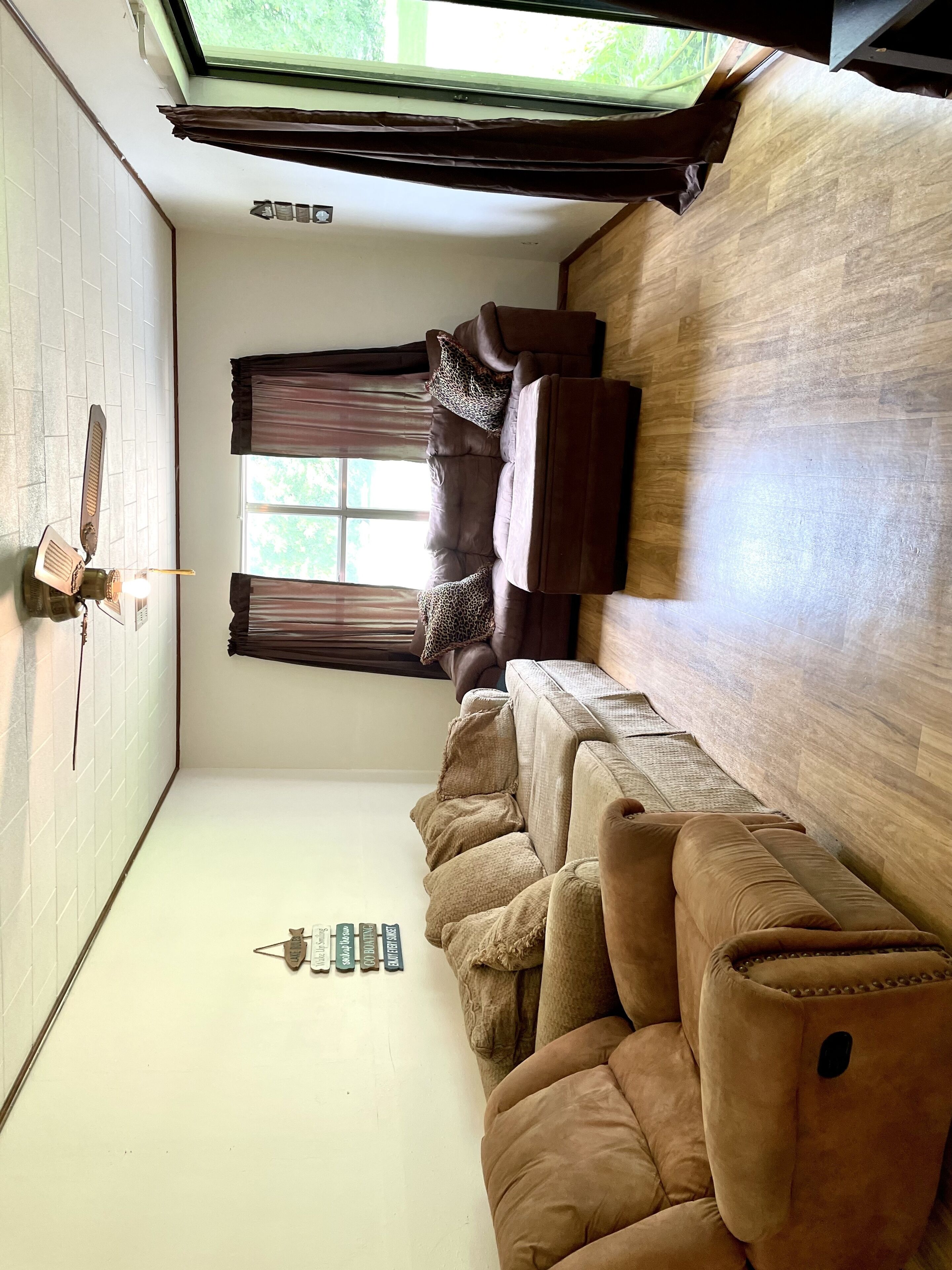 Lake Texoma home, Cardinal Cove Area, beach & boat ramps nearby.