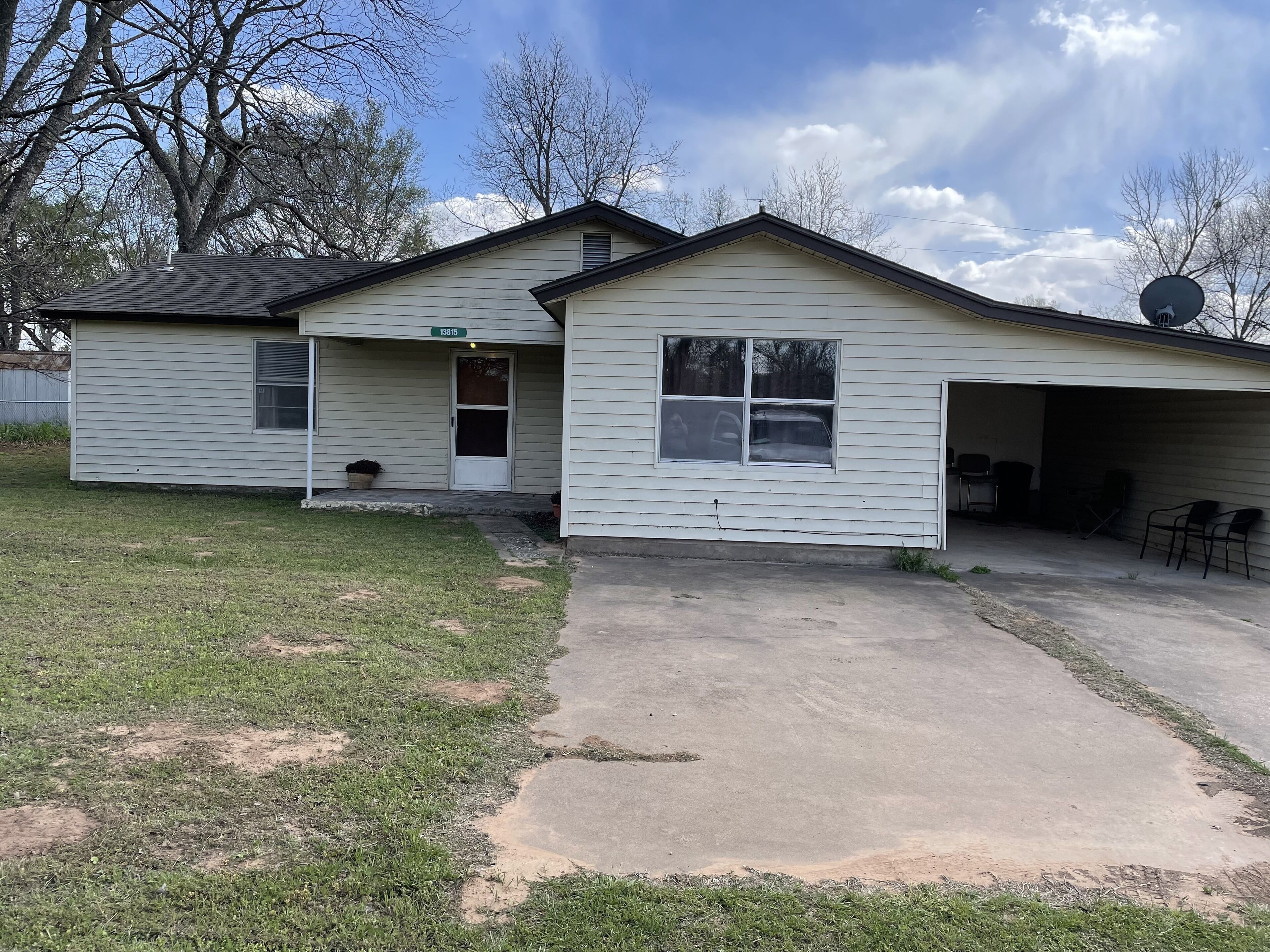 Lake Texoma home, Cardinal Cove Area, beach & boat ramps nearby.