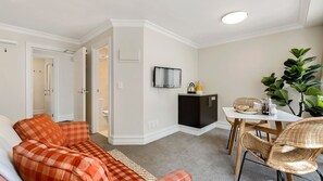 TV - Central Luxury at 407 The Beacon | Studio (Queenstown)