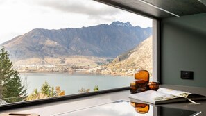 Interior - The Rata Penthouse - Panoramic Views   (Queenstown)