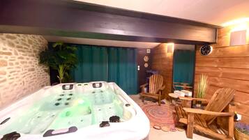 Rawatan muka, rawatan dan rias kuku tangan dan kaki