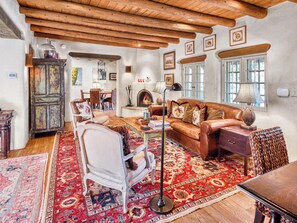 Télévision, cheminée