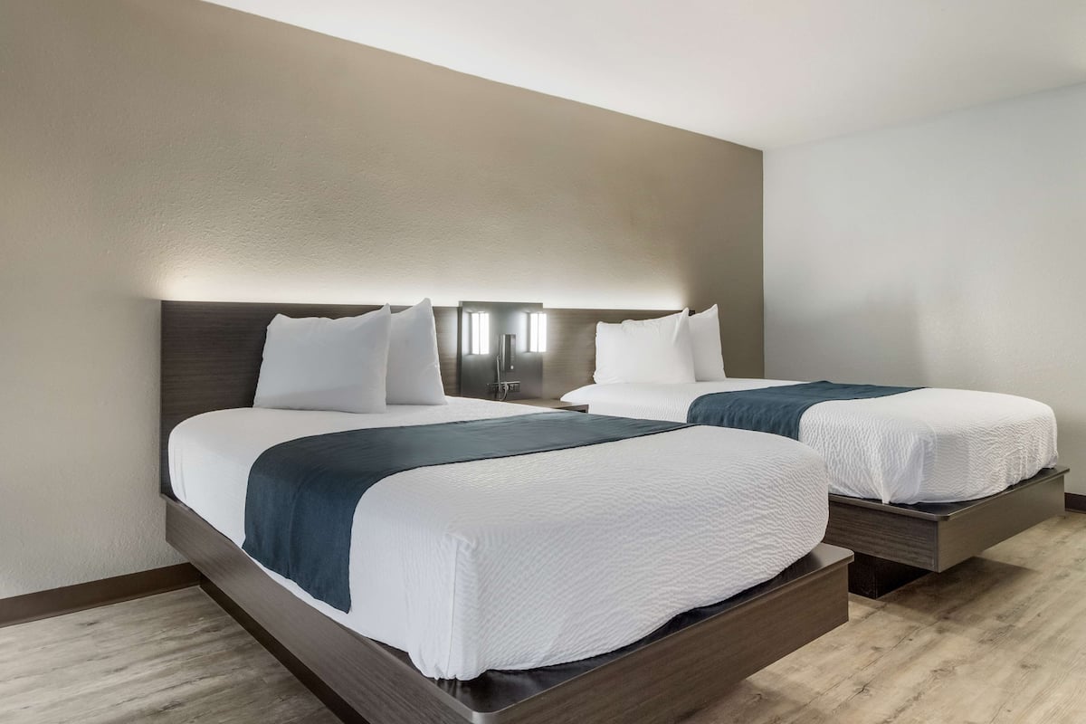 Bureau, espace de travail pour ordinateur portable, Wi-Fi gratuit