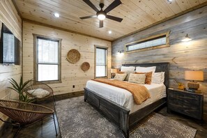 Desk, iron/ironing board, travel cot, WiFi