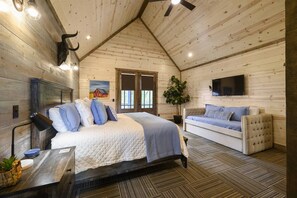 7 habitaciones, escritorio y tabla de planchar con plancha 