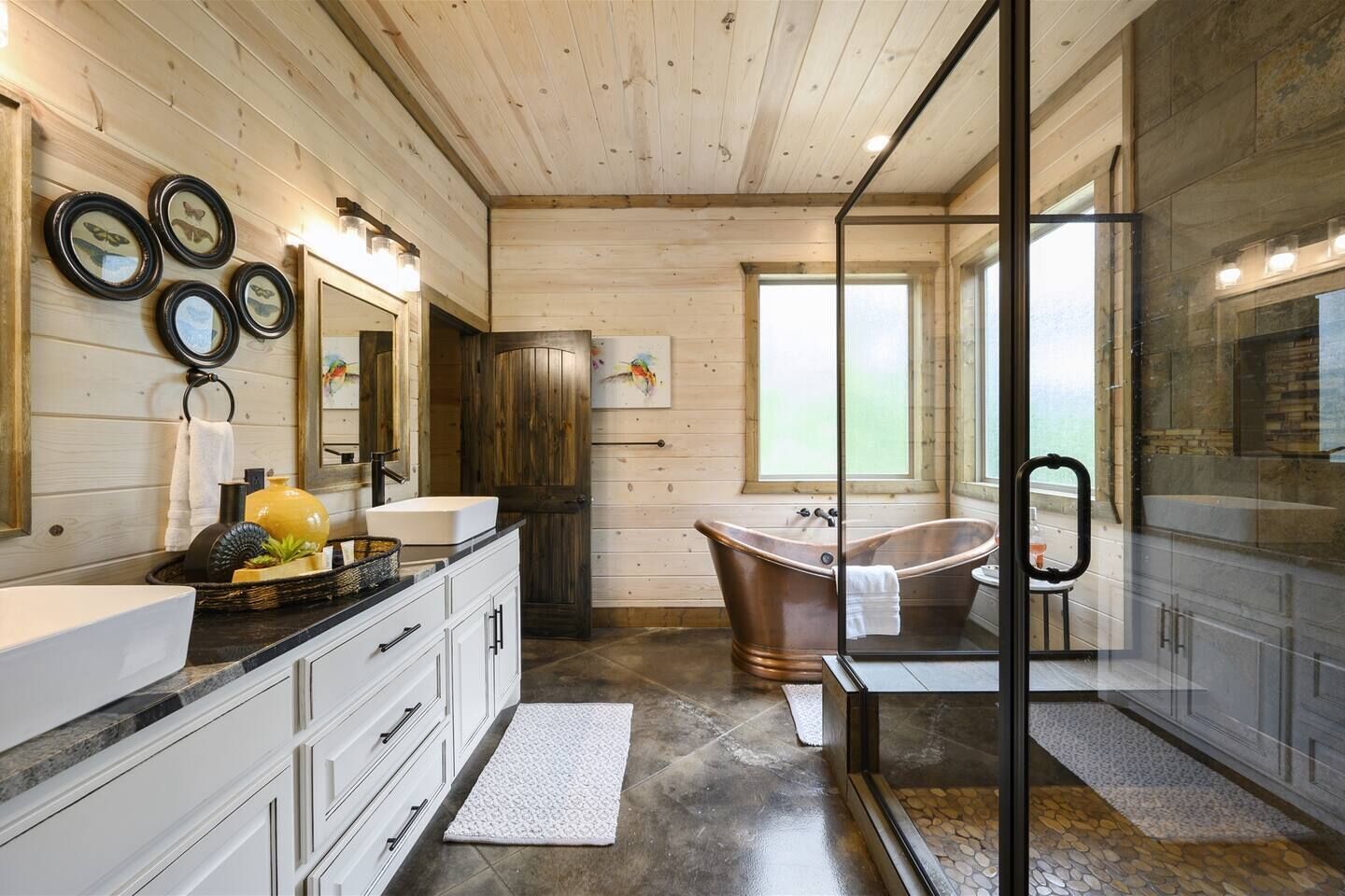 Bathtub, hair dryer, towels