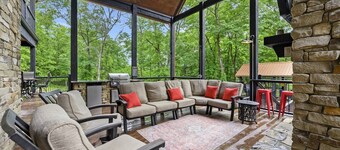 Grand Estate|sleeps 29|2 Hot Tubs|Playset|GameRoom