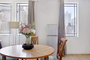 Apartment | In-room dining - Kimberley House (Cape Town)