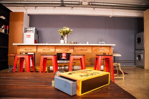 Apartment, 1 Bedroom | In-room dining