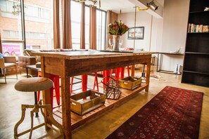 Appartement, 1 chambre | Repas dans la chambre