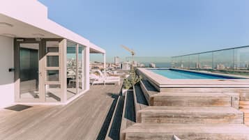 Rooftop pool