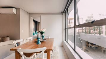 Comfort Apartment, 1 Bedroom | In-room dining