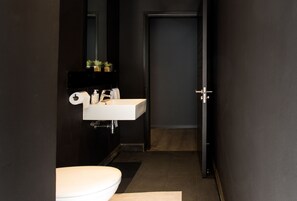 Apartment, 2 Bedrooms | Bathroom | Separate tub and shower, free toiletries, hair dryer, towels - 530 The Wex (Cape Town)