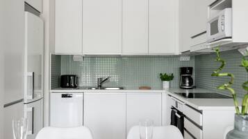 Apartment | Private kitchen | Full-size fridge, microwave, oven, stovetop