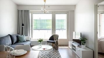 Apartment | Living room | Flat-screen TV